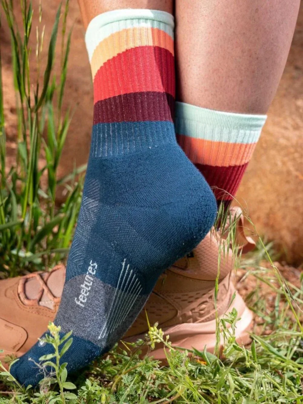 3 Pairs Feetures Socks Trail Max Cushion Mini-Crew Ascent Navy XL - Picture 11 of 11